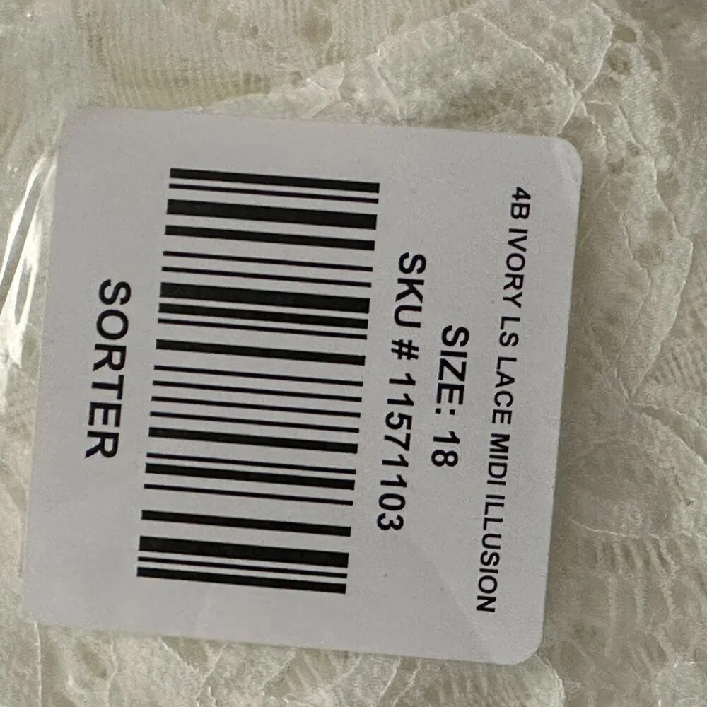 Plus Size Torrid Ivory Lace Tea-Length Wedding Dress Size 24 and Size 18 - Picture 9 of 13